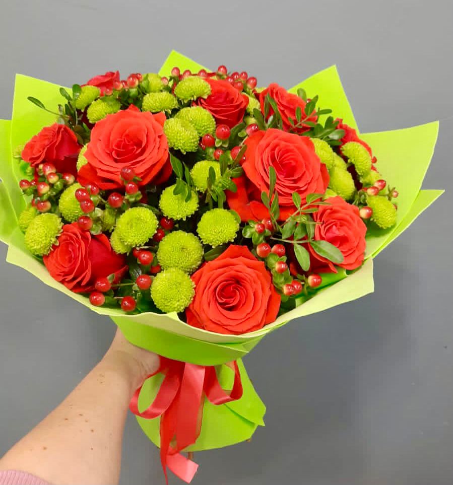 Букет цветов из: Хризантемы и Розы в Подберезье