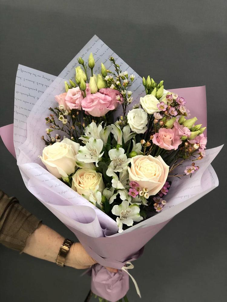 Букет цветов из: Альстромерии, Розы и Лизиантусы в Подберезье