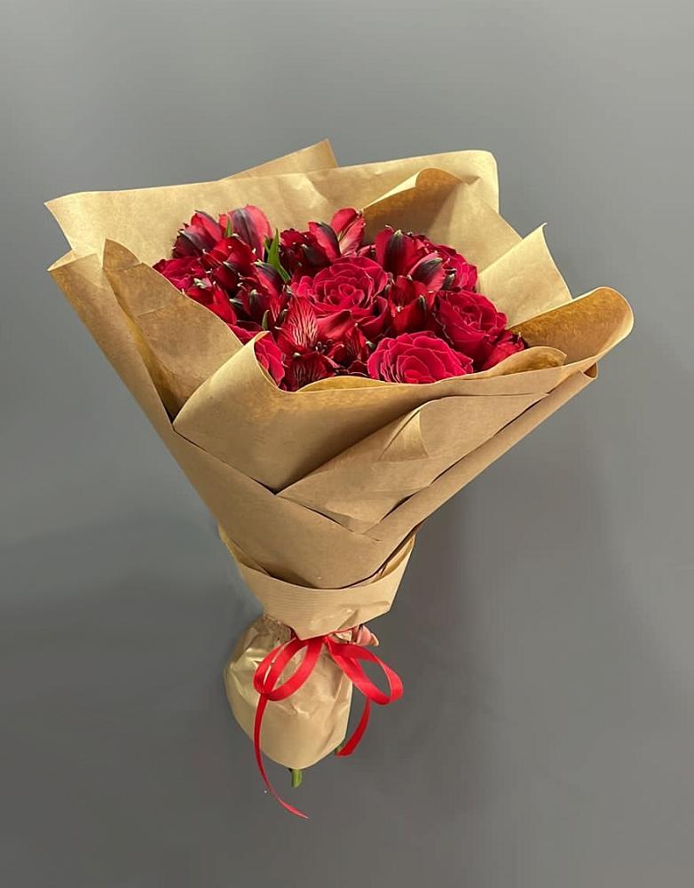 Букет цветов из: Альстромерии и Розы в Подберезье