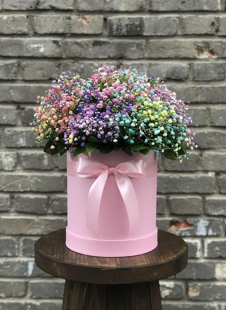 Цветочная композиция из Гипсофила и Розы в шляпной коробке в Подберезье