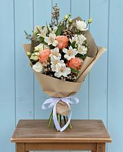 Букет цветов из:  Альстромерии, Лизиантусы, Розы и Хризантемы в Подберезье