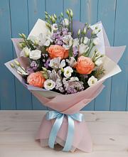Букет цветов из:  Лизиантусы, Розы, Альстромерии и Гипсофила в Подберезье
