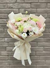 Букет цветов из:  Гвоздики, Розы, Лизиантусы и Хризантемы в Подберезье
