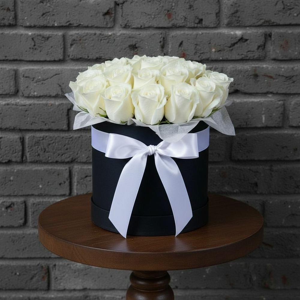 Цветочная композиция из Розы в шляпной коробке в Подберезье