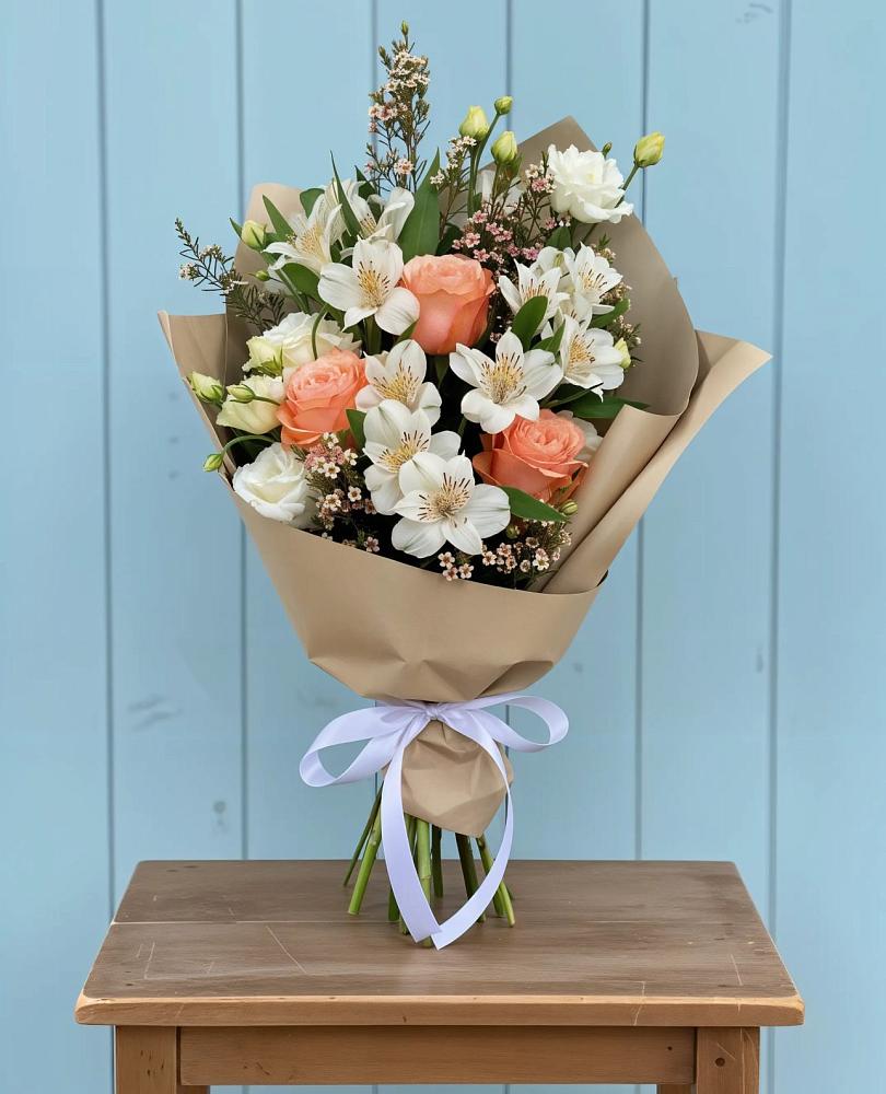 Букет цветов из: Альстромерии, Лизиантусы, Розы и Хризантемы в Подберезье